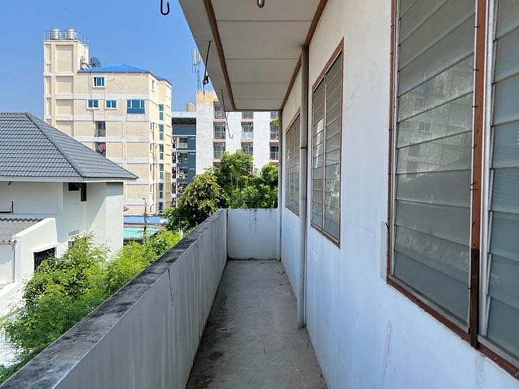 House in Bangnatrad 